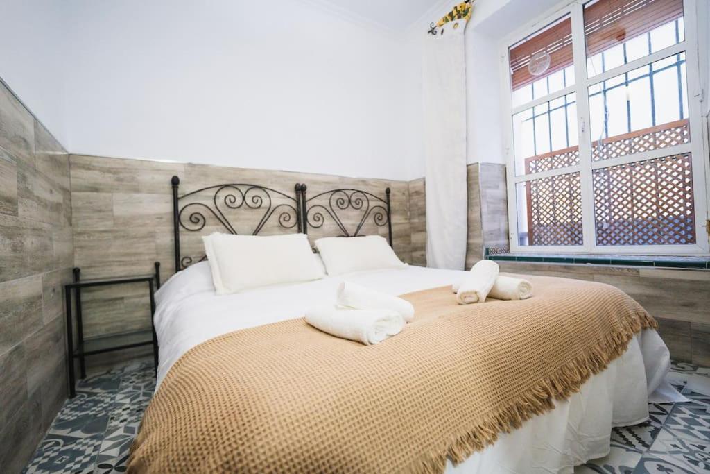 Apartamento En El Barrio De San Lorenzo, Junto A La Basilica Del Gran Poder Seville Exterior photo